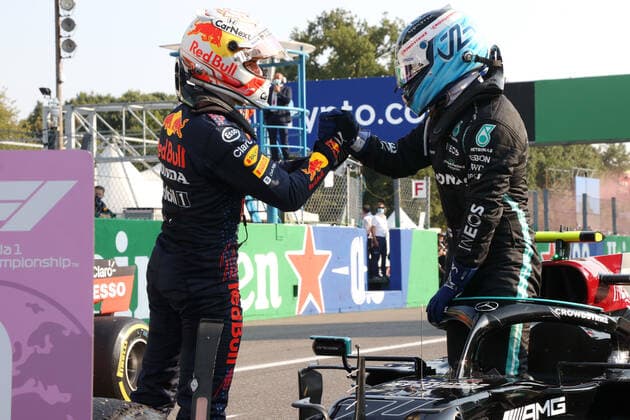 BOTTAS Valtteri (fin), Mercedes AMG F1 GP W12 E Performance, portrait pole position celebration with VERSTAPPEN Max (ned), Red Bull Racing Honda RB16B, portrait during the Formula 1 Heineken Gran Premio D?italia 2021, Italian Grand Prix, 14th round of the 2021 FIA Formula One World Championship, WM, Weltmeisterschaft from September 9 to 12, 2021 on the Autodromo Nazionale di Monza, in Monza, Italy FORMULE 1 : Grand prix d Italie - Monza - 11 09 2021 DPPI Panoramic 20210911_C26I1091