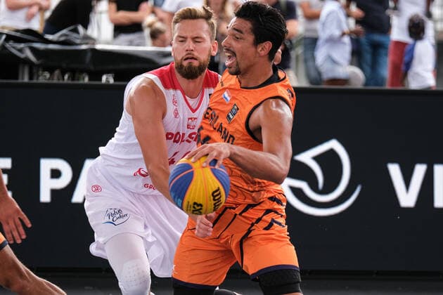 September 12, 2021, Paris, France: Paris, France, Paris, September 12, 2021, Arvin Slagter (Netherlands) and Szymon Rduch (Poland) in action during FIBA 3x3 Europe Cup 2021 - Basketball EuroCup Championship Basketball EuroCup Championship - FIBA 3x3 Europe Cup 2021, Paris, France - ZUMAl164 20210912_zsa_l164_204 Copyright: xDavidexDixLallax