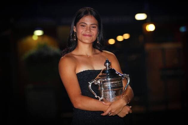 Tennis, Emma Raducanu trennt sich von Coach Andrew Richardson, Archivbilder Mandatory Credit: Photo by Ella Ling Shutterstock (12437756kd) Emma Raducanu with the US Open Women s Singles trophy US Open Championships 2021, Day Thirteen, USTA National Tennis Center, Flushing Meadows, New York, USA - 11 Sep 2021 US Open Championships 2021, Day Thirteen, USTA National Tennis Center, Flushing Meadows, New York, USA - 11 Sep 2021 Copyright: xEllaxLing Shutterstockx 12437756kd