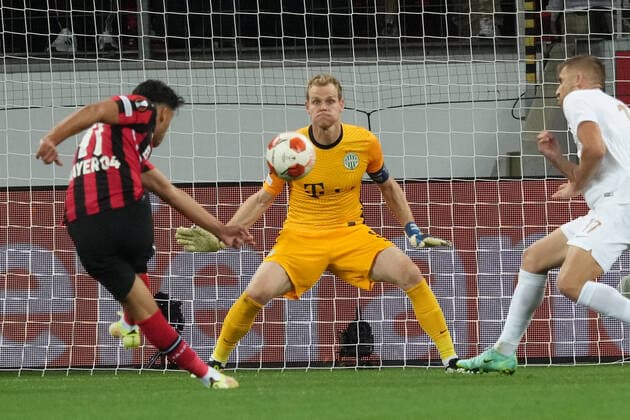 GER, UEFA EL Bayer 04 Leverkusen (GER) vs. Ferencevaros Budapest (HUN) 16.09.2021, BayArena, Leverkusen, Europalegue, Gruppenhase, 1. Spieltag, GER, UEFA EL Bayer 04 Leverkusen (GER) vs. Ferencevaros Budapest (HUN), im Bild: Torchance fuer Nadiem Amiri (Leverkusen 11),