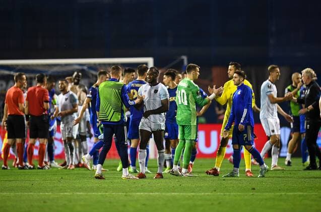 Mandatory Credit: Photo by Simon Dael Shutterstock (12446971ea) Michail Antonio of West Ham United at full time (centre) Dinamo Zagreb v West Ham United, UEFA Europa League, Group H, Football, Stadion Maksimir, Zagreb, Croatia - 16 Sep 2021 EDITORIAL USE ONLY No use with unauthorised audio, video, data, fixture lists, club league logos or live services. Online in-match use limited to 120 images, no video emulation. No use in betting, games or single club league player publications. Dinamo Zagreb v West Ham United, UEFA Europa League, Group H, Football, Stadion Maksimir, Zagreb, Croatia - 16 Sep 2021 EDITORIAL USE ONLY No use with unauthorised audio, video, data, fixture lists, club league logos or live services. Online in-match use limited to 120 images, no video emulation. No use in betting, games or single club league player publications. Copyright: xSimonxDael Shutterstockx 12446971ea