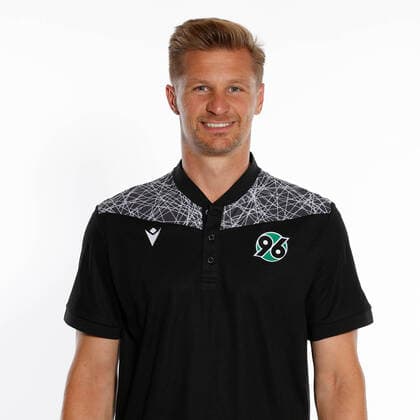 Torwarttrainer Michael Ratajczak - Porträttermin Hannover 96, GER, Fussball, Fußball, 2021 2022, 2. Bundesliga, 2.BL, 2. BL, Porträt, Studio, Shooting, Studioshooting; Foto via: Hannover96