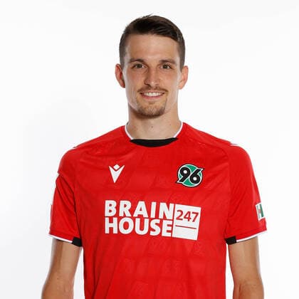 Sebastian Stolze - Porträttermin Hannover 96, GER, Fussball, Fußball, 2021 2022, 2. Bundesliga, 2.BL, 2. BL, Porträt, Studio, Shooting, Studioshooting; Foto via: Hannover96