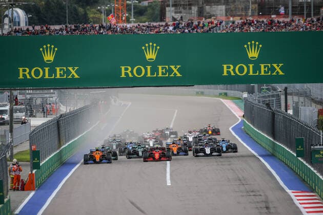 16 LECLERC Charles (mco), Scuderia Ferrari SF21, action and 04 NORRIS Lando (gbr), McLaren MCL35M, action, start during the Formula 1 VTB Russian Grand Prix 2021, 15th round of the 2021 FIA Formula One World Championship, WM, Weltmeisterschaft from September 24 to 26, 2021 on the Sochi Autodrom, in Sochi, Russia - Photo Joao Filipe DPPI FORMULE 1 : Grand prix de Russie - Sotchi - 26 09 2021 DPPI PANORAMIC JFBE9162