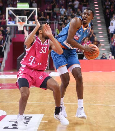 Jackson (TB Bonn 33), Telekom Baskets Bonn vs. Ratiopharm Ulm, Basketball, 1. Easy Credit- Bundesliga, 2. Spieltag, 29.09.2021, Telekom Baskets Bonn vs. Ratiopharm Ulm, Basketball, 1. Easy Credit- Bundesliga, 2. Spieltag, 29.09.2021, Foto: EIBNER Joerg Niebergall Bonn Copyright: xJoergxNiebergall Eibner-Pressefox EP_JNL