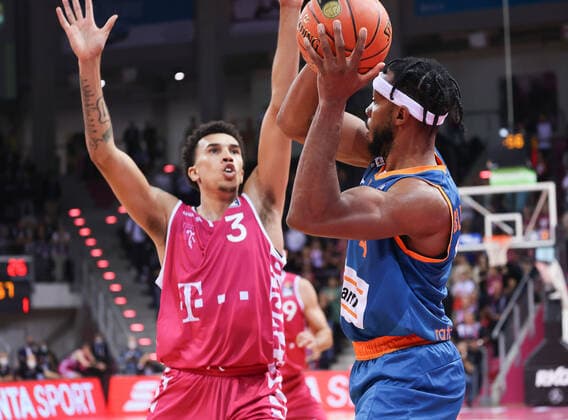 Jaron Blossomgame (Ratiopharm Ulm 4), Telekom Baskets Bonn vs. Ratiopharm Ulm, Basketball, 1. Easy Credit- Bundesliga, 2. Spieltag, 29.09.2021, Telekom Baskets Bonn vs. Ratiopharm Ulm, Basketball, 1. Easy Credit- Bundesliga, 2. Spieltag, 29.09.2021, Foto: EIBNER Joerg Niebergall Bonn Copyright: xJoergxNiebergall Eibner-Pressefox EP_JNL