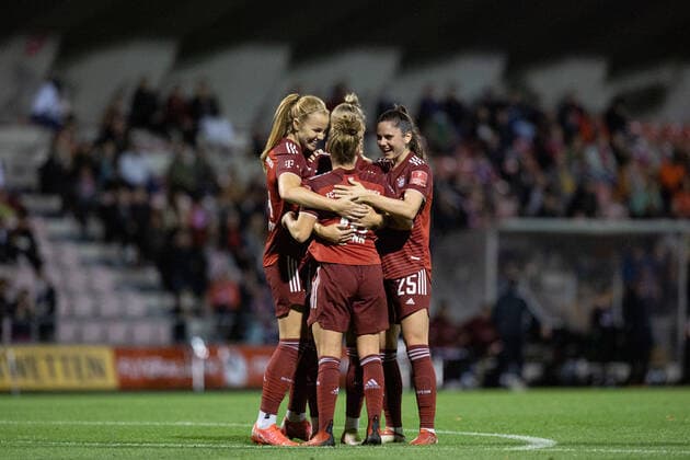 01.10.2021, xedx, GER, Koeln, Franz-Kremer-Stadion, Frauenfußball, die Liga, Flyeralarm Frauen Bundesliga, Saison 2021 2022, Spieltag 4, photogreva 1. FC Koeln Frauen - FC Bayern Muenchen Frauen, women, FCB, FCK, womensoccer Tor, Torjubel, Celebration, Emotions, Jubel, Linda Dallmann DFL regulations prohibit any use of photographs as image sequences and or quasi-video