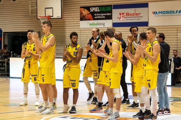 Kirchheim Knights unterliegen Medipolis SC Jena¨¨¨Kirchheim Knights vs. Medipolis SC Jena , 2. Basketball Bundesliga, Pro A, Barmer 2 Basketball, Spieltag 3, Spielzeit 2021 2022, 02.10.2021, ¨¨ Kirchheim Knights vs. Medipolis SC Jena , 2. Basketball Bundesliga, Pro A, Barmer 2 Basketball, Spieltag 3, Spielzeit 2021 2022, 02.10.2021 Kirchheim am Neckar Copyright: xNinaxSander xEibnerxPressefotoxIx EP_NSR
