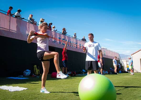 Mandatory Credit: Photo by Rob Prange Shutterstock (12524558m) Simona Halep of Romania during practice area of the 2021 BNP Paribas Open WTA, Tennis Damen 1000 tennis tournament BNP Paribas Open, Tennis, Day 1, Indian Wells Tennis Garden, California, USA - 06 Oct 2021 BNP Paribas Open, Tennis, Day 1, Indian Wells Tennis Garden, California, USA - 06 Oct 2021 Copyright: xRobxPrange Shutterstockx 12524558m