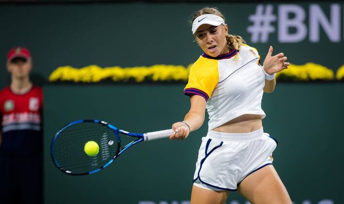 Mandatory Credit: Photo by Rob Prange Shutterstock (12524628cx) Amanda Anisimova of the United States in action during the first round of the 2021 BNP Paribas Open WTA, Tennis Damen 1000 tennis tournament BNP Paribas Open, Tennis, Day 2, Indian Wells Tennis Garden, California, USA - 07 Oct 2021 BNP Paribas Open, Tennis, Day 2, Indian Wells Tennis Garden, California, USA - 07 Oct 2021 Copyright: xRobxPrange Shutterstockx 12524628cx