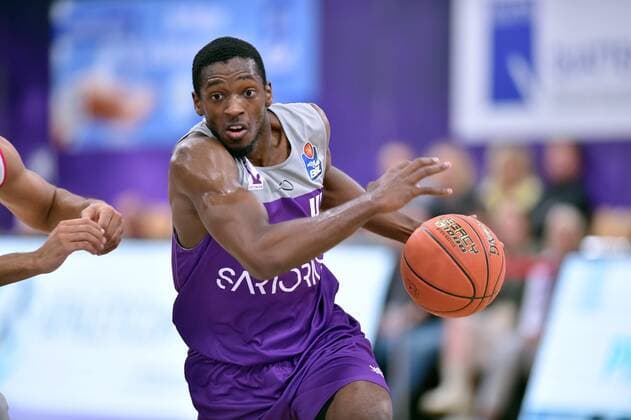 Kamar Baldwin (BG Goettingen) (am Ball) , Basketball, Bundesliga, BBL, BG Goettingen - Telekom Baskets Bonn, 09.10.2021, BG Goettingen - Telekom Baskets Bonn, Basketball, Bundesliga, GER, BBL, 09.10.2021 Goettingen Copyright: xEibner-Pressefotox-xRolandxSippelx