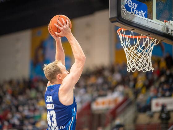 Luke Sikma (Alba Berlin, 43), MHP Riesen vs. Alba Berlin, Basketball, Bundesliga, easyCredit BBL, 3. Spieltag, Spielzeit 2021 2022, 10.10.2021, MHP Riesen vs. Alba Berlin, Basketball, Bundesliga, easyCredit BBL, 3. Spieltag, Spielzeit 2021 2022, 10.10.2021 Ludwigsburg Copyright: xEibner-Pressefoto SaschaxWaltherx EP_swa