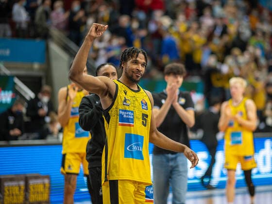Justin Simon (MHP Riesen Ludwigsburg, 05), MHP Riesen vs. Alba Berlin, Basketball, Bundesliga, easyCredit BBL, 3. Spieltag, Spielzeit 2021 2022, 10.10.2021, MHP Riesen vs. Alba Berlin, Basketball, Bundesliga, easyCredit BBL, 3. Spieltag, Spielzeit 2021 2022, 10.10.2021 Ludwigsburg Copyright: xEibner-Pressefoto SaschaxWaltherx EP_swa