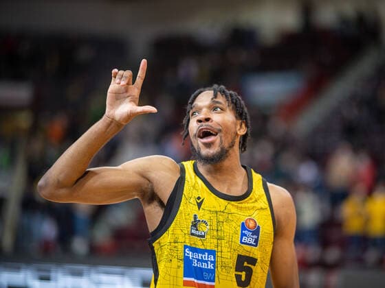 Justin Simon (MHP Riesen Ludwigsburg, 05), MHP Riesen vs. Alba Berlin, Basketball, Bundesliga, easyCredit BBL, 3. Spieltag, Spielzeit 2021 2022, 10.10.2021, MHP Riesen vs. Alba Berlin, Basketball, Bundesliga, easyCredit BBL, 3. Spieltag, Spielzeit 2021 2022, 10.10.2021 Ludwigsburg Copyright: xEibner-Pressefoto SaschaxWaltherx EP_swa