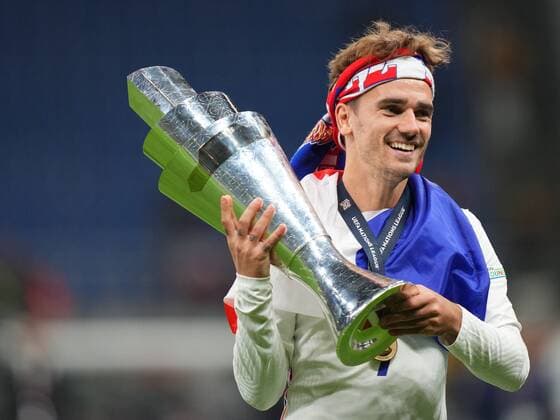 Mandatory Credit: Photo by Bagu Blanco Pressinphoto Shutterstock (12532184dc) Antoine Griezmann of France with the trophy Spain V France, UEFA Nations League 2021, Final. Football, San Siro Stadium, Milan, Italy - 10 Oct 2021 Editorial use only Spain V France, UEFA Nations League 2021, Final. Football, San Siro Stadium, Milan, Italy - 10 Oct 2021 Editorial use only Copyright: xBaguxBlanco Pressinphoto Shutterstockx 12532184dc