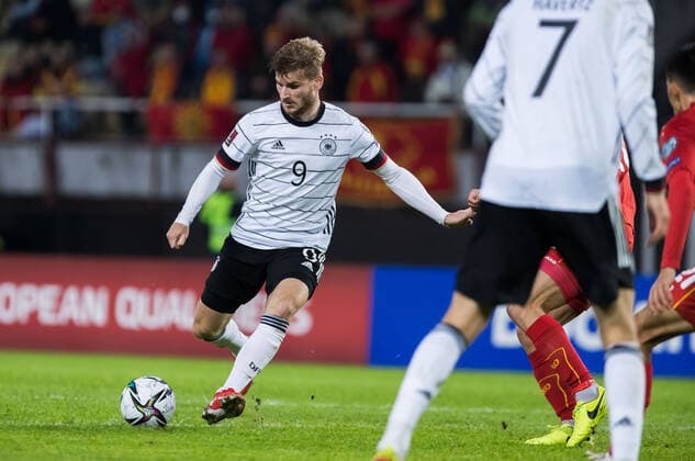 Sport Bilder des Tages Timo Werner (Deutschland 9) am Ball, MKD, Nordmazedonien vs. Deutschland, 11.10.2021, WM-Quali Europa, Gruppe J, Spielzeit 2021 2022 DFB REGULATIONS PROHIBIT ANY USE OF PHOTOGRAPHS AS IMAGE SEQUENCES AND OR QUASI-VIDEO MKD, Nordmazedonien vs. Deutschland, 11.10.2021, WM-Quali Europa, Gruppe J, Spielzeit 2021 2022 Skopje Copyright: xEIBNER NikolaxKrsticx EP_EER
