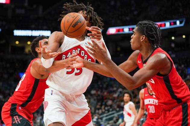 October 11, 2021, Toronto, on, Canada: Houston Rockets forward Anthony Lamb (33), Houston Rockets guard Josh Christopher (9)Toronto Raptors forward Freddie Gillespie (55) grapple for the ball during second half NBA, Basketball Herren, USA preseason basketball action in Toronto on Monday, Oct. 11, 2021. Canada News - October 11, 2021 - ZUMAc35_ 20211011_zaf_c35_049 Copyright: xEvanxBuhlerx