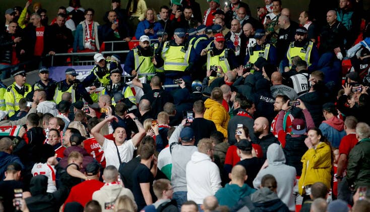 Mandatory Credit: Photo by Matt Impey Shutterstock (12534940g) Police fight with the Hungary fans in the 1st half England v Hungary, Football, World Cup Qualifying, Group I, Wembley Stadium, Wembley, London, UK - 12 10 2021 Editorial use only England v Hungary, Football, World Cup Qualifying, Group I, Wembley Stadium, Wembley, London, UK - 12 10 2021 Editorial use only Copyright: xMattxImpey Shutterstockx 12534940g