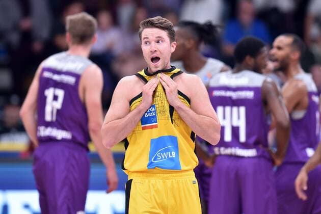 Jordan Hulls (MHP Riesen Ludwigsburg) enttaeuscht, frustriert, Emotion , Basketball, Bundesliga, BBL, BG Goettingen - MHP Riesen Ludwigsburg, 16.10.2021, BG Goettingen - MHP Riesen Ludwigsburg, Basketball, Bundesliga, GER, BBL, 16.10.2021 Goettingen Copyright: xEibner-Pressefotox-xRolandxSippelx