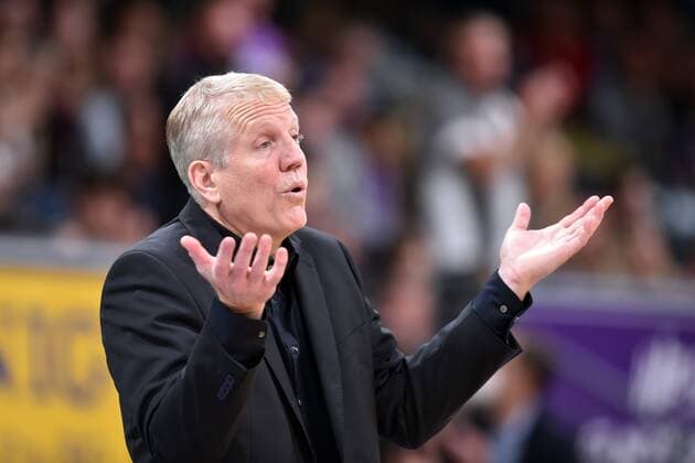 John Patrick (Trainer, Headcoach MHP Riesen Ludwigsburg) enttaeuscht, frustriert, Emotion , Basketball, Bundesliga, BBL, BG Goettingen - MHP Riesen Ludwigsburg, 16.10.2021, BG Goettingen - MHP Riesen Ludwigsburg, Basketball, Bundesliga, GER, BBL, 16.10.2021 Goettingen Copyright: xEibner-Pressefotox-xRolandxSippelx