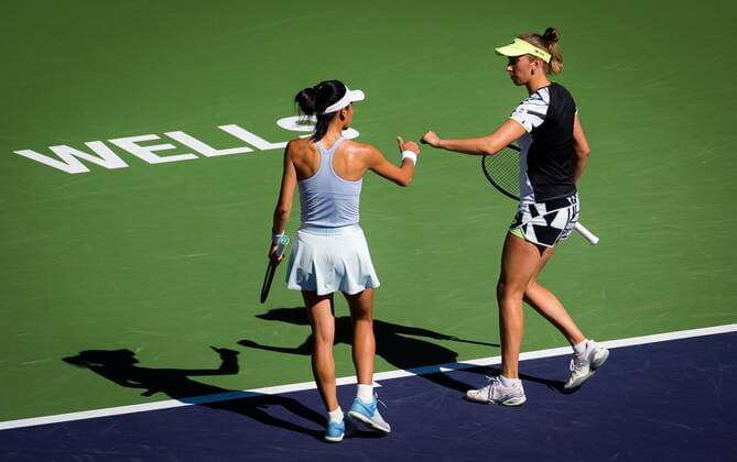 Mandatory Credit: Photo by Rob Prange Shutterstock (12524640j) Su-Wei Hsieh of Chinese Taipeh & Elise Mertens of Belgium in action during the doubles final of the 2021 BNP Paribas Open WTA, Tennis Damen 1000 tennis tournament BNP Paribas Open, Tennis, Day 11, Indian Wells Tennis Garden, California, USA - 16 Oct 2021 BNP Paribas Open, Tennis, Day 11, Indian Wells Tennis Garden, California, USA - 16 Oct 2021 Copyright: xRobxPrange Shutterstockx 12524640j
