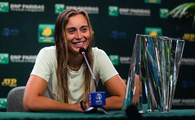 Mandatory Credit: Photo by Rob Prange Shutterstock (12524643bs) Paula Badosa of Spain talks to the media after winning the final of the 2021 BNP Paribas Open WTA, Tennis Damen 1000 tennis tournament BNP Paribas Open, Tennis, Day 12, Indian Wells Tennis Garden, California, USA - 17 Oct 2021 BNP Paribas Open, Tennis, Day 12, Indian Wells Tennis Garden, California, USA - 17 Oct 2021 Copyright: xRobxPrange Shutterstockx 12524643bs