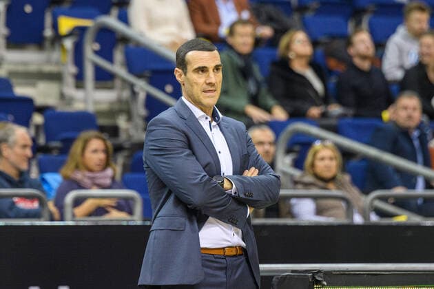 Headcoach - Roel Moors - BG Goettingen, 24.10.2021, BBL, Alba Berlin vs - BG Goettingen, in der Mercedes Benz Arena, GER, Berlin, 24.10.21, BBL, Alba vs - BG Goettingen, Berlin Copyright: xUwexKoch Eibner-Pressefotox EP_UKH