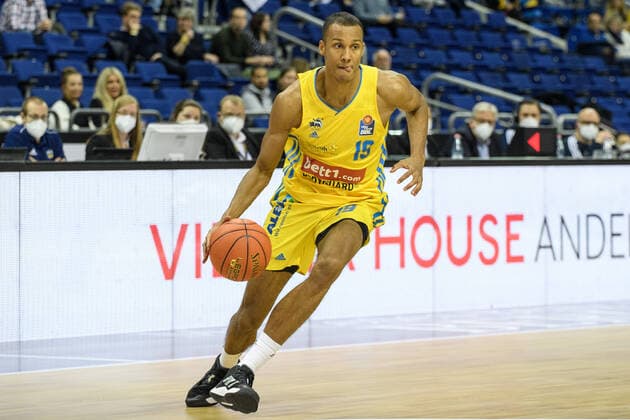 Louis Olinde - ALBA, 24.10.2021, BBL, Alba Berlin vs - BG Goettingen, in der Mercedes Benz Arena, GER, Berlin, 24.10.21, BBL, Alba vs - BG Goettingen, Berlin Copyright: xUwexKoch Eibner-Pressefotox EP_UKH