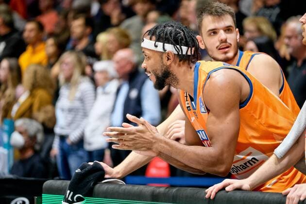 Niners Chemnitz vs. Ratiopharm Ulm, Basketball, Bundesliga, BBL, easycredit BBL, Spieltag 5, Spielzeit 2021 2022, 24.10.2021, Niners Chemnitz vs. Ratiopharm Ulm, Basketball, Bundesliga, BBL, easycredit BBL, Spieltag 5, Spielzeit 2021 2022, 24.10.2021, Foto: EIBNER Thorsten Ochs Chemnitz Copyright: xEibner-Pressefoto ThorstenxOchsx EP_TOS