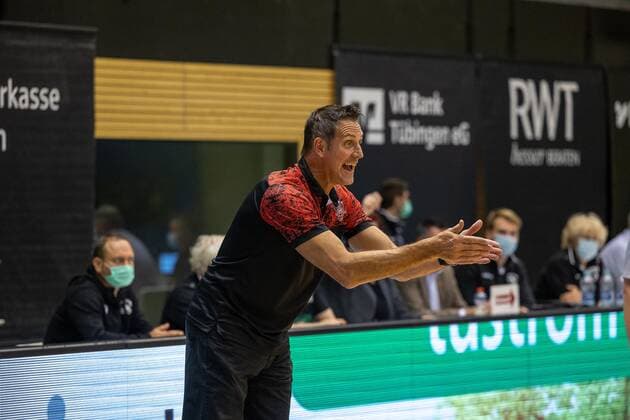 Hans-Jürgend Gnad (Bayer Giants Leverkusen, Head Coach)¨¨¨Tigers Tübingen vs. Bayer Giants Leverkusen, 2. Basketball, Bundesliga, Pro A, Barmer 2 Basketball, Spieltag 6, Spielzeit 2021 2022, 24.10.2021, ¨¨ Tigers Tübingen - Bayer Giants Leverkusen, Basketball, 2. Bundesliga, Barmer 2 Basketball, Spieltag 6, Spielzeit 2020 2021, 24.10.2021 Rottenburg am Neckar Copyright: xNinaxSander xEibnerxPressefotoxIx EP_NSR