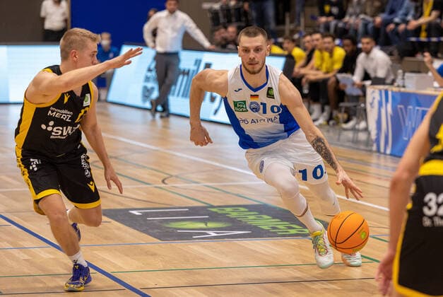 Ferdinand Zylka (PS Karlsruhe Lions, 10) ¨¨Tigers Tübingen vs. PS Karlsruhe Lions, 2. Basketball, Bundesliga, Pro A, Barmer 2 Basketball, Spieltag 7, Spielzeit 2021 2022, 30.10.2021, ¨¨ Tigers Tübingen - PS Karlsruhe Lions, Basketball, 2. Bundesliga, Barmer 2 Basketball, Spieltag 7, Spielzeit 2021 2022, 30.10.2021 Karlsruhe Copyright: xDennisxDuddek xEibnerxPressefotox EP_DDK