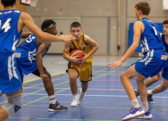 Alexis Boutaris (Young Tigers Tuebingen, 4)¨¨Young Tigers Tuebingen vs. PS Karlsruhe Lions, Basketball, Jugend Basketball Bundesliga, JBBL, Vorrunde Gruppe 7, Spieltag 5, Spielzeit 2021 2022, 31.10.2021, ¨¨ Young Tigers Tuebingen - PS Karlsruhe Lions, Basketball, Jugend Bundesliga, Jugend Basketball Bundeslige, Spieltag 5, Spielzeit 2021 2022, 31.10.2021 Tuebingen Copyright: xDennisxDuddek xEibnerxPressefotox EP_DDK