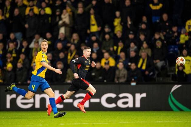 Mandatory Credit: Photo by Kirk O Rourke Shutterstock (12587237dk) Ryan Kent of Rangers and Sigurd Rosted of Brondby during the Europa League match at Brøndby Stadium, Copenhagen. Brondby v Rangers, UEFA Europa League Group A, Football, Brondy Stadium, Brondbyvester, Denmark - 04 Nov 2021 Brondby v Rangers, UEFA Europa League Group A, Football, Brondy Stadium, Brondbyvester, Denmark - 04 Nov 2021 Copyright: xKirkxO Rourke Shutterstockx 12587237dk