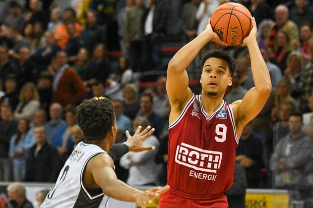 Maximilian Begue 7. Spieltag, Basketball Bundesliga, Basketball Saison 2021 2022, Deutschland, easyCredit BBL, Germany, Giessen 46ers, giessen rot, Herren, Jobstairs GIESSEN 46ers - HAKRO Merlins Crailsheim, Männer, Merlins hellblau