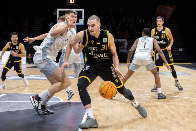 Daniel Keppeler (Tigers Tuebingen, 31) ¨¨ Nuernberg Falcons BC vs. Tigers Tuebingen, 2. Basketball, Bundesliga, Pro A, Barmer 2 Basketball, Spieltag 27, Spielzeit 2021 2022, 07.11.2021, ¨¨ Nuernberg Falcons BC - Tigers Tuebingen, Basketball, 2. Bundesliga, Barmer 2 Basketball, Spieltag 27, Spielzeit 2021 2022, 07.11.2021 Nuernberg Copyright: xDennisxDuddek xEibnerxPressefotox EP_DDK