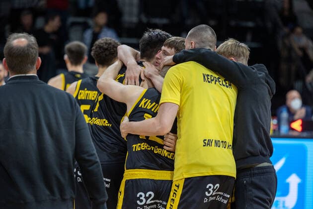 , ¨¨ Nuernberg Falcons BC vs. Tigers Tuebingen, 2. Basketball, Bundesliga, Pro A, Barmer 2 Basketball, Spieltag 27, Spielzeit 2021 2022, 07.11.2021, ¨¨ Nuernberg Falcons BC - Tigers Tuebingen, Basketball, 2. Bundesliga, Barmer 2 Basketball, Spieltag 27, Spielzeit 2021 2022, 07.11.2021 Nuernberg Copyright: xDennisxDuddek xEibnerxPressefotox EP_DDK