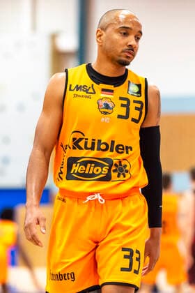 Enttaeuschter Chris Frazier (33, WiHa Panthers Schwenningen) GER, Basketball, Barmer 2. Bundesliga Pro-A, Spieltag 9, WiHa Panthers Villingen-Schwenningen vs Quakenbrueck Artland Dragons, 10.11.2021, GER, Basketball, Barmer 2. Bundesliga Pro-A, Spieltag 9, WiHa Panthers Villingen-Schwenningen vs Quakenbrueck Artland Dragons, 10.11.2021, Villingen-Schwenningen Copyright: xEibner-Pressefotox EP_FWF