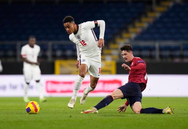 Burnley, England, 11th November 2021. Jacob Ramsey of England skips through the tackle made by Tomas Cvancara of Czech Republic during the UEFA EURO, EM, Europameisterschaft,Fussball Under-21 Qualifying match at Turf Moor, Burnley. Picture credit should read: Andrew Yates Sportimage EDITORIAL USE ONLY. No use with unauthorised audio, video, data, fixture lists, club league logos or live services. Online in-match use limited to 120 images, no video emulation. No use in betting, games or single club league player publications. SPI-1315-0036