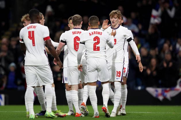 Mandatory Credit: Photo by Paul Greenwood Shutterstock (12598524bo) Anthony Gordon of England U21, U 21 celebrates scoring his side s second goal with team mates England U21 v Czech Republic U21, UEFA U21 European Championship, EM, Europameisterschaft 2023 Qualifying, Group G, Football, Turf Moor, Burnley, UK - 11 Nov 2021 EDITORIAL USE ONLY No use with unauthorised audio, video, data, fixture lists, club league logos or live services. Online in-match use limited to 120 images, no video emulation. No use in betting, games or single club league player publications. England U21 v Czech Republic U21, UEFA U21 European Championship 2023 Qualifying, Group G, Football, Turf Moor, Burnley, UK - 11 Nov 2021 EDITORIAL USE ONLY No use with unauthorised audio, video, data, fixture lists, club league logos or live services. Online in-match use limited to 120 images, no video emulation. No use in betting, games or single club league player publications. Copyright: xPaulxGreenwood Shutterstockx 12598524bo
