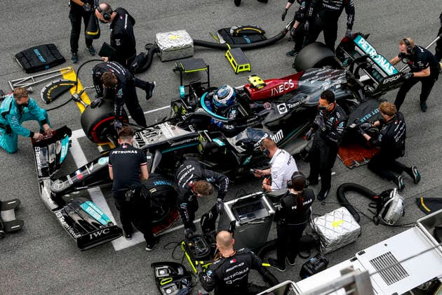 starting grid, grille de depart, BOTTAS Valtteri (fin), Mercedes AMG F1 GP W12 E Performance, portrait during the Formula 1 Heineken Grande Premio De Sao Paulo 2021, Sao Paulo Grand Prix, 19th round of the 2021 FIA Formula One World Championship, WM, Weltmeisterschaft from November 12 to 14, 2021 on the Interlagos Circuit, in Sao Paulo, Brazil - F1 - SAO PAULO GRAND PRIX 2021 DPPI Panoramic 00121039_F12021GP19BRA_JK221457