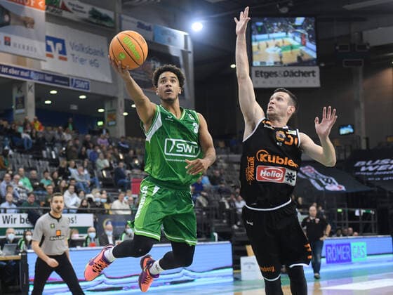 Cohn, Gladiators Trier vs. Wiha Panthers Schwenningen, Basketball, 2. Bundesliga, Pro-A, Spielzeit 2021 2022, 13.11.2021, Gladiators Trier vs. Wiha Panthers Schwenningen, Basketball, 2. Bundesliga, Pro-A, Spielzeit 2021 2022, 13.11.2021 Trier Copyright: xEibner-Pressefotox EP_WSR