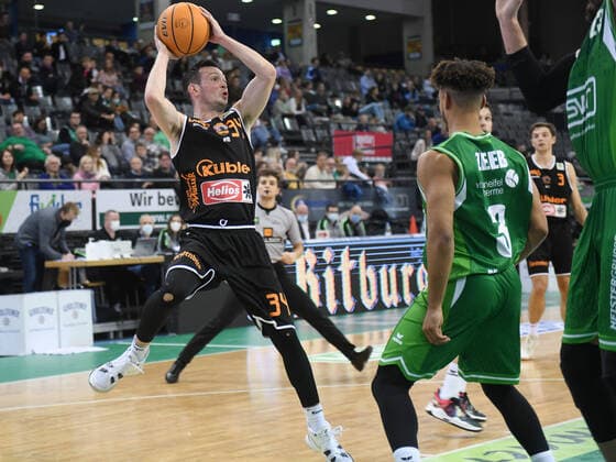 Cohn, Gladiators Trier vs. Wiha Panthers Schwenningen, Basketball, 2. Bundesliga, Pro-A, Spielzeit 2021 2022, 13.11.2021, Gladiators Trier vs. Wiha Panthers Schwenningen, Basketball, 2. Bundesliga, Pro-A, Spielzeit 2021 2022, 13.11.2021 Trier Copyright: xEibner-Pressefotox EP_WSR