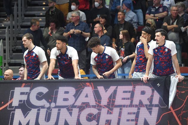 Auswechselbank Muenchen, Niners Chemnitz vs. FC Bayern Muenchen, 14.11.2021, BBL Pokal, Viertelfinale, GER, Saison 2021 2022 Niners Chemnitz vs. FC Bayern Muenchen, 14.11.2021, BBL Pokal, Viertelfinale, GER, Saison 2021 2022 Chemnitz Copyright: xBertxHarzer xEibner-xPressefotox