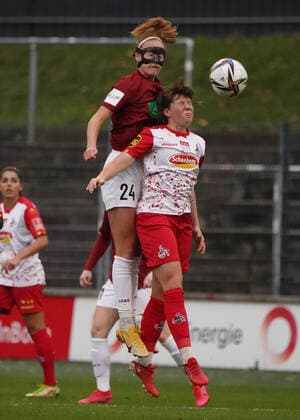 14.11.2021, Frauen Fussball GER, Saison 21 22, 2. Bundesliga , 1.FC Köln 1,FFC Turbine Potsdam , Franz -Kremer-stadion Köln Karem Holmgaard 1.FFC Turbine Potsdam, Adriana Achcinska, , , Foto Chai von der Laage DFL regulations prohibit any use of photographs as image sequences and or quasi-video. EDITORIAL USE ONLY
