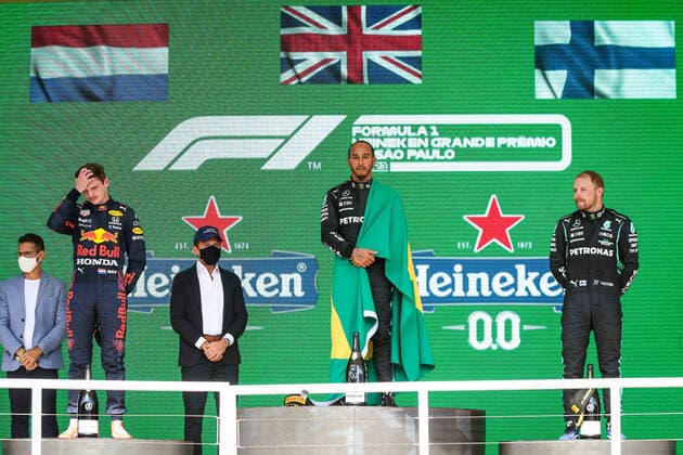 Podium: HAMILTON Lewis (gbr), Mercedes AMG F1 GP W12 E Performance, VERSTAPPEN Max (ned), Red Bull Racing Honda RB16B, BOTTAS Valtteri (fin), Mercedes AMG F1 GP W12 E Performance, portrait during the Formula 1 Heineken Grande Premio De Sao Paulo 2021, Sao Paulo Grand Prix, 19th round of the 2021 FIA Formula One World Championship, WM, Weltmeisterschaft from November 12 to 14, 2021 on the Interlagos Circuit, in Sao Paulo, Brazil - F1 - SAO PAULO GRAND PRIX 2021 - RACE DPPI Panoramic 20211114_GOODEN_FGO04749