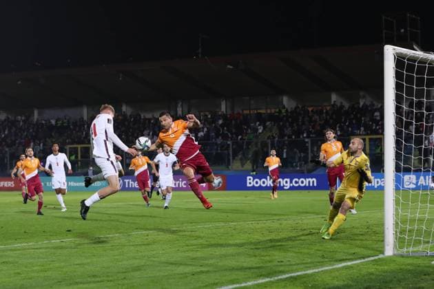 Serravalle, Italy, 15th November 2021. Emile Smith Rowe goes close at the far post during the FIFA World Cup, WM, Weltmeisterschaft, Fussball 2022 - European Qualifying match at San Marino Stadium, Serravalle. Picture credit should read: Jonathan Moscrop Sportimage EDITORIAL USE ONLY. No use with unauthorised audio, video, data, fixture lists, club league logos or live services. Online in-match use limited to 120 images, no video emulation. No use in betting, games or single club league player publications. SPI-1312-0011