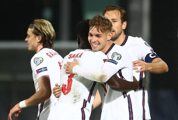 Fußball, WM Quali, San Marino - England Mandatory Credit: Photo by Kieran McManus Shutterstock (12603417bl) Emile Smith Rowe of England celebrates scoring a goal to make the score 0-7 with Bukayo Saka of England San Marino v England, FIFA World Cup, WM, Weltmeisterschaft, Fussball 2022 Qualifying, Group I, Football, San Marino Stadium, Serravalle, San Marino - 15 Nov 2021 EDITORIAL USE ONLY No use with unauthorised audio, video, data, fixture lists, club league logos or live services. Online in-match use limited to 120 images, no video emulation. No use in betting, games or single club league player publications. San Marino v England, FIFA World Cup 2022 Qualifying, Group I, Football, San Marino Stadium, Serravalle, San Marino - 15 Nov 2021 EDITORIAL USE ONLY No use with unauthorised audio, video, data, fixture lists, club league logos or live services. Online in-match use limited to 120 images, no video emulation. No use in betting, games or single club league player publications. Copyright: xKieranxMcManus Shutterstockx 12603417bl