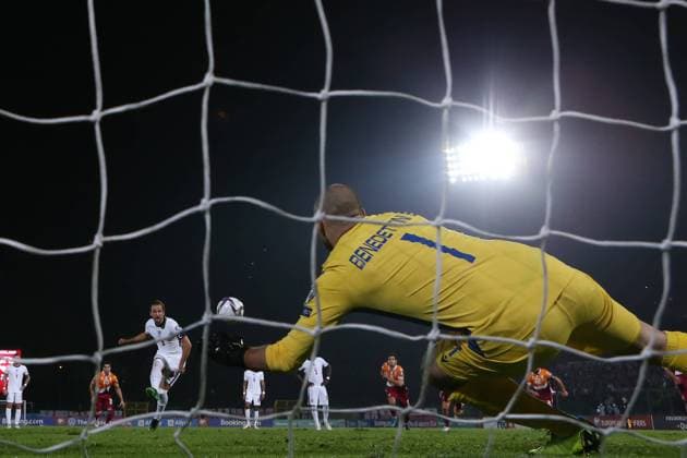 Fußball, WM Quali, San Marino - England Serravalle, Italy, 15th November 2021. Harry Kane of England scores a first half penalty to give the side a 3-0 lead during the FIFA World Cup, WM, Weltmeisterschaft, Fussball 2022 - European Qualifying match at San Marino Stadium, Serravalle. Picture credit should read: Jonathan Moscrop Sportimage EDITORIAL USE ONLY. No use with unauthorised audio, video, data, fixture lists, club league logos or live services. Online in-match use limited to 120 images, no video emulation. No use in betting, games or single club league player publications. SPI-1312-0028