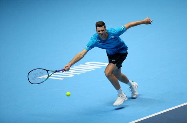 Mandatory Credit: Photo by Ella Ling Shutterstock (12603335bg) Hubert Hurkacz of Poland in action Nitto ATP, Tennis Herren World Tour Finals, Day 3, Tennis, Pala Alpitour, Turin, Italy - 16 Nov 2021 Nitto ATP World Tour Finals, Day 3, Tennis, Pala Alpitour, Turin, Italy - 16 Nov 2021 Copyright: xEllaxLing Shutterstockx 12603335bg