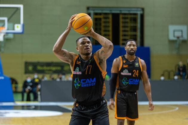 Tyrone Nash (Rasta Vechta, 77) Tigers Tuebingen vs. Rasta Vechta, 2. Basketball Bundesliga, Pro A, Barmer 2 Basketball, 11. Spieltag , Spielzeit 2021 2022, 20.11.2021 Tigers Tuebingen vs Rasta Vechta, 2. Basketball Bundesliga, Pro A, Barmer 2 Basketball, 11. Spieltag, Spielzeit 2021 2022, 20.11.2021 Rottenburg am Neckar Copyright: xNinaxSanderx xEibnerxPressefotox EP_NSR